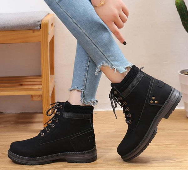 Bota em Couro Feminina de Inverno Ferrazi