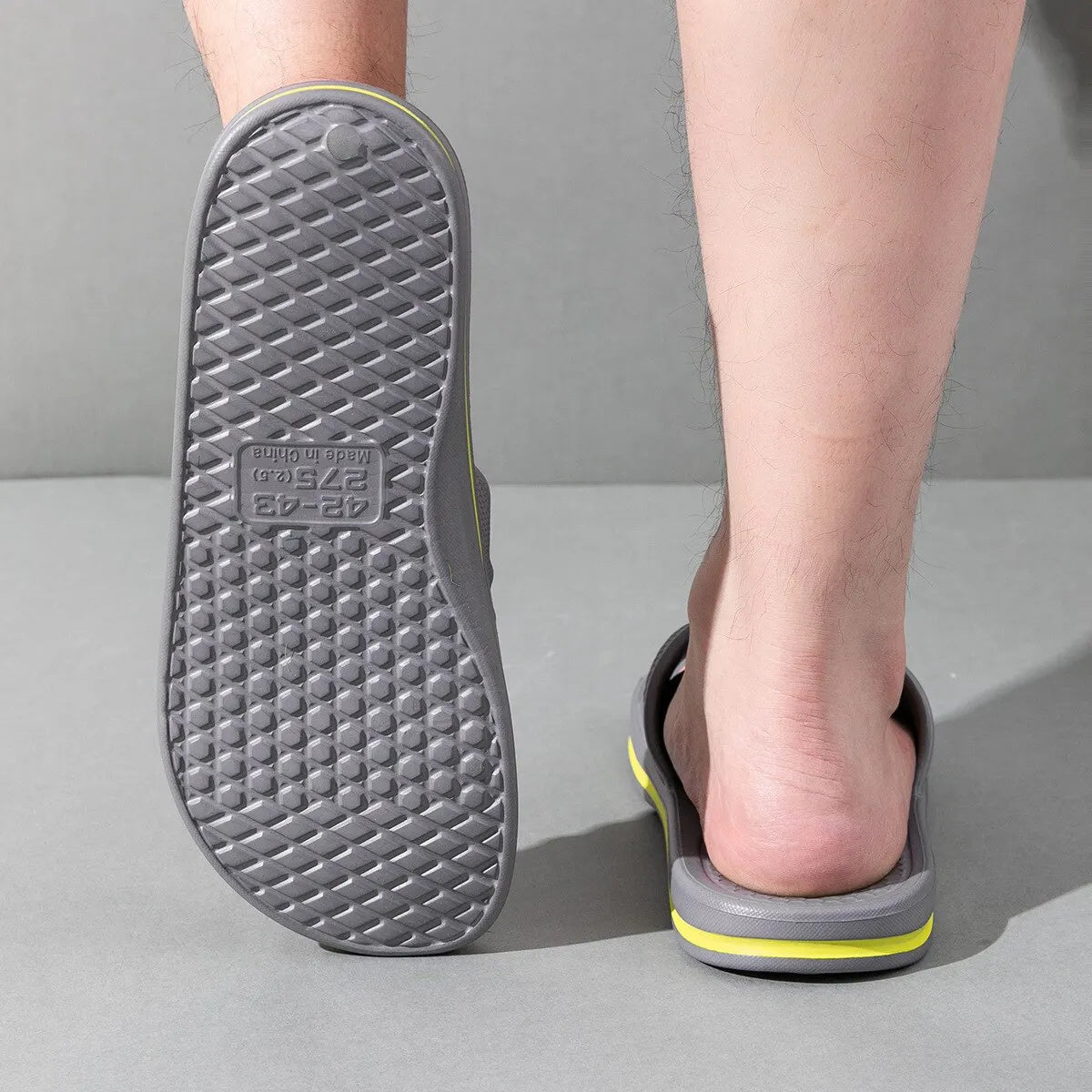 Chinelo Masculino Sola Antiderrapante Nuvem Horizonte Sereno, Conforto e Segurança em Cada Passo