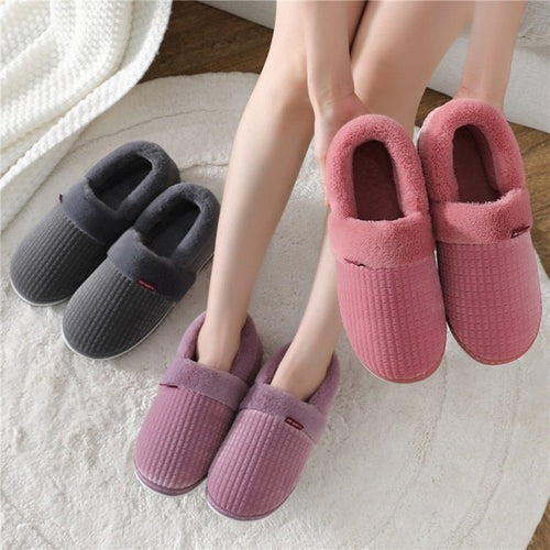 Pantufa Anatômica Pelúcia Horizonte Sereno, Conforto Térmico e Segurança para o Inverno