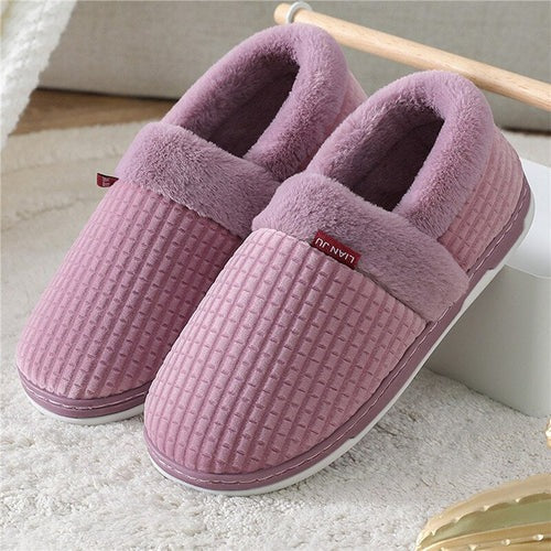 Pantufa Anatômica Pelúcia Horizonte Sereno, Conforto Térmico e Segurança para o Inverno