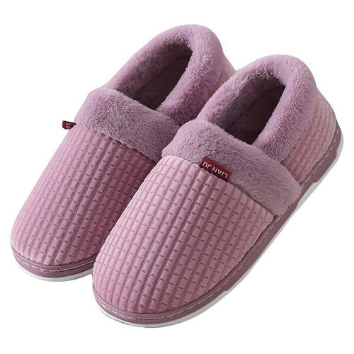 Pantufa Anatômica Pelúcia Horizonte Sereno, Conforto Térmico e Segurança para o Inverno