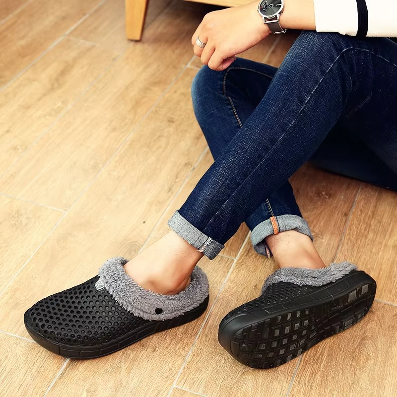Pantufa Unissex Peluciada Vazada com Solado Antiderrapante Ferrazi