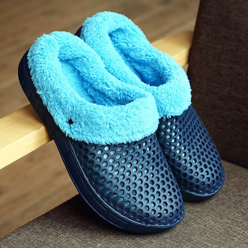 Pantufa Unissex Peluciada Vazada com Solado Antiderrapante Ferrazi