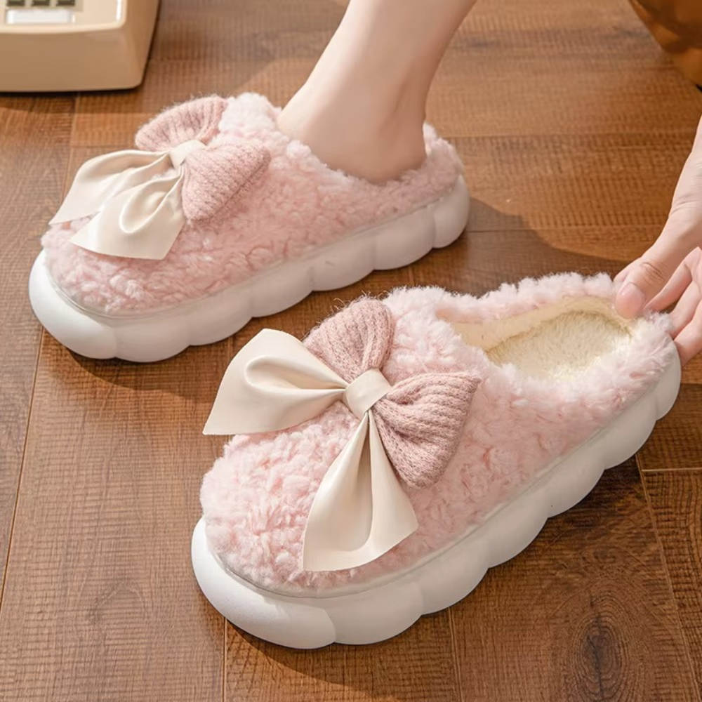Pantufa Feminina Peluciada com Laço para Inverno Ferrazi