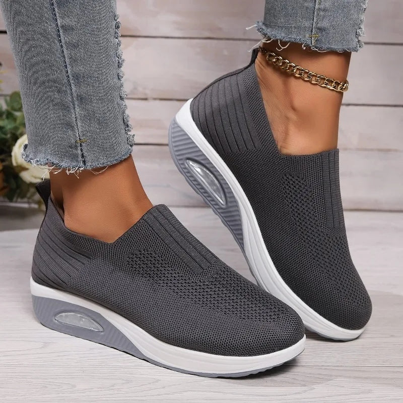 Tênis Feminino Plataforma com Amortecimento e Solado Antiderrapante Ferrazi