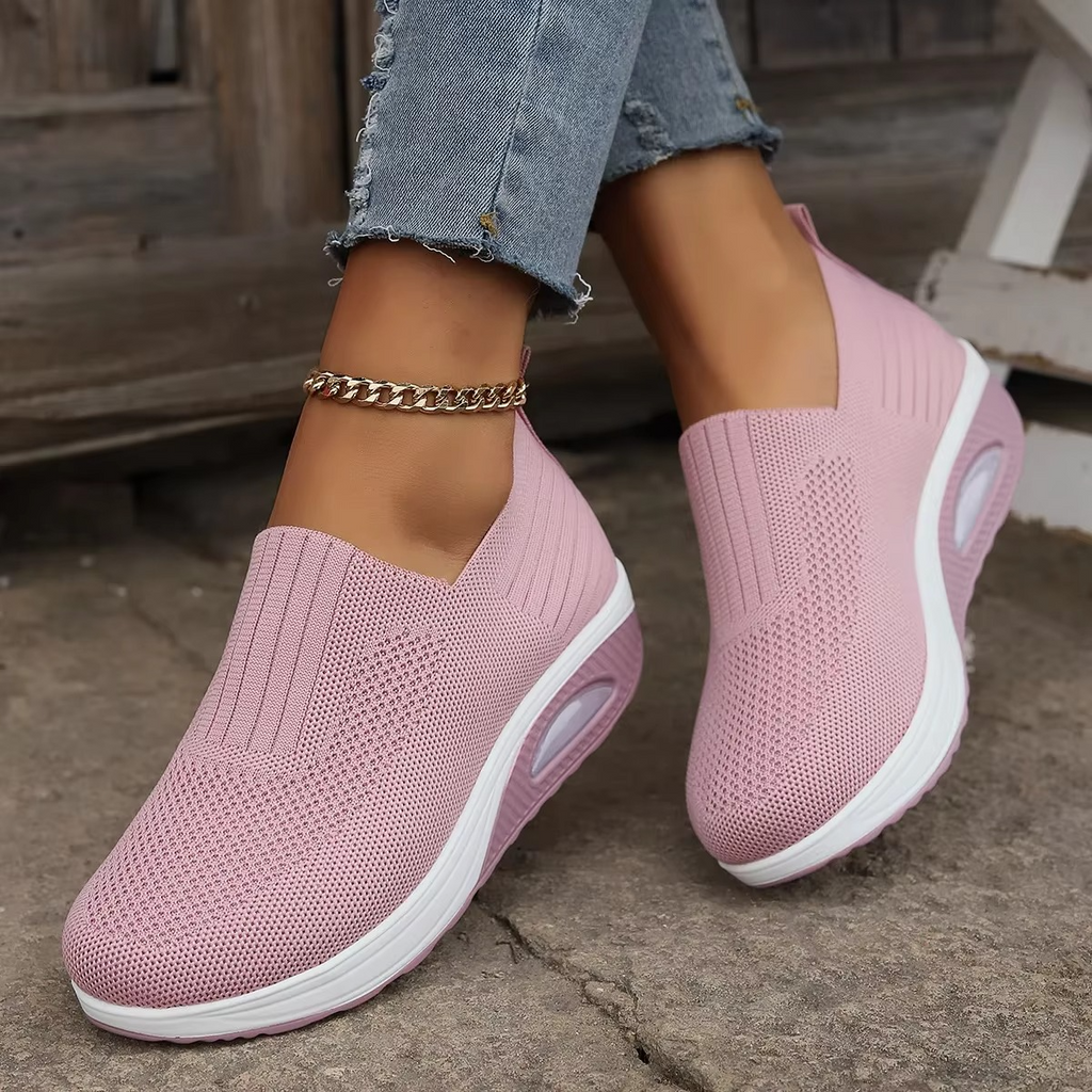 Tênis Feminino Slip On com Amortecimento Leve e Antiderrapante Ferrazi