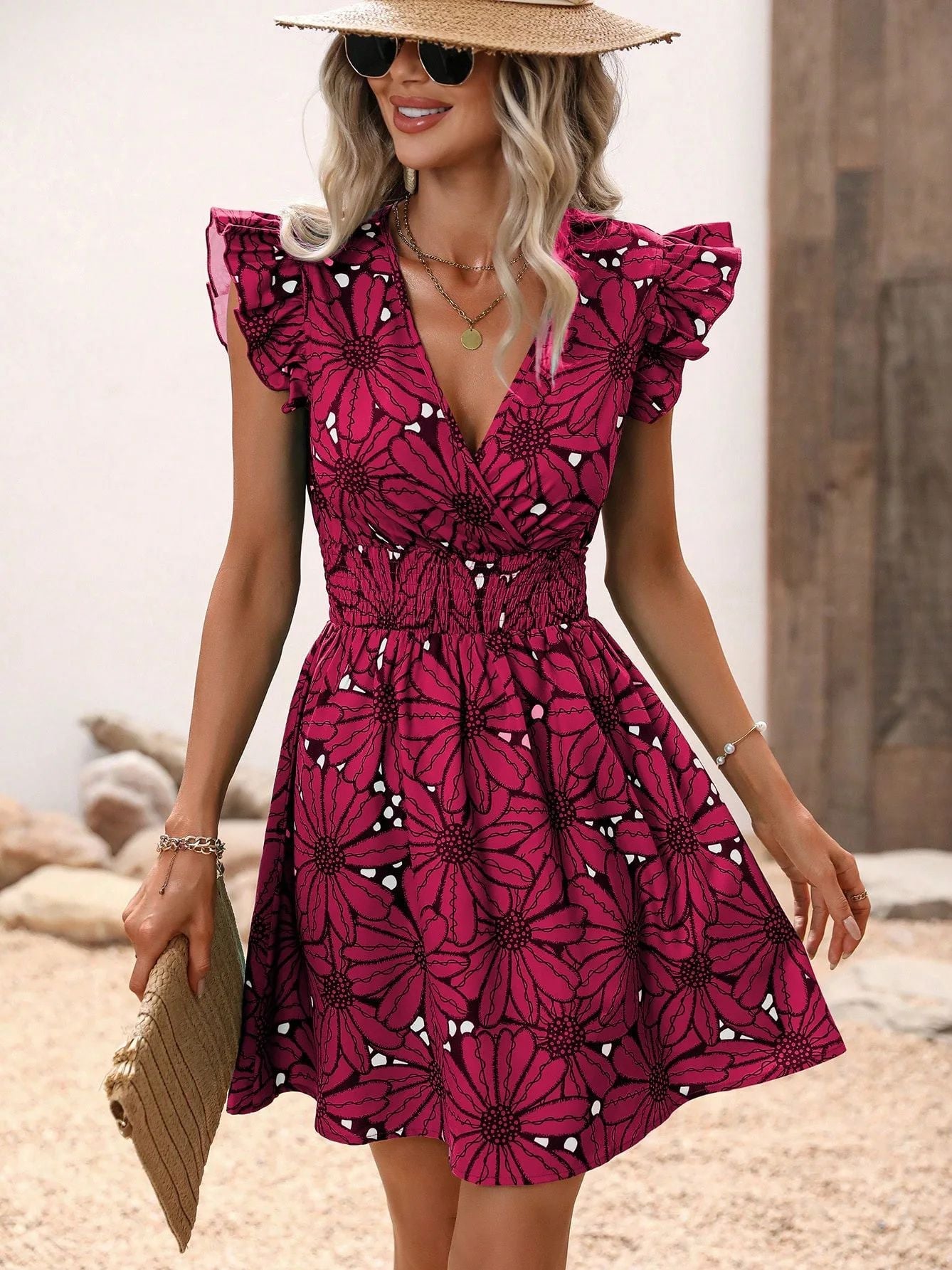 Vestido Feminino Floral Plissado com Decote em V Ferrazi