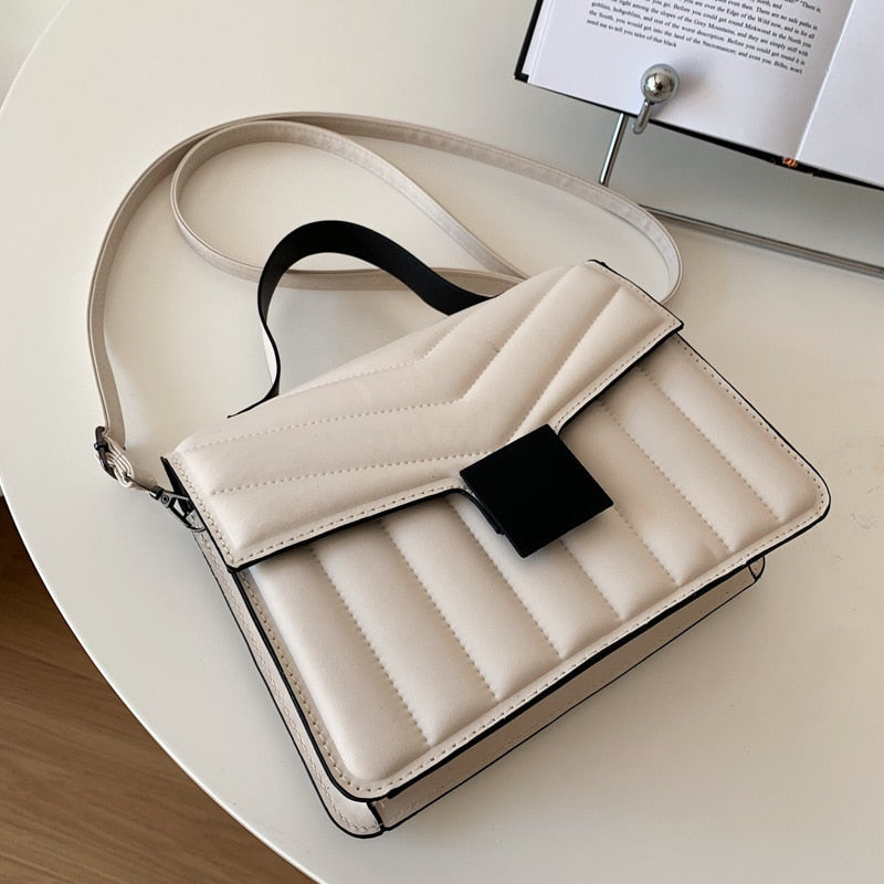Bolsa Crossbody Acabamento Brilhante Prisma Horizonte, Elegância Versátil Para o Seu Dia a Dia